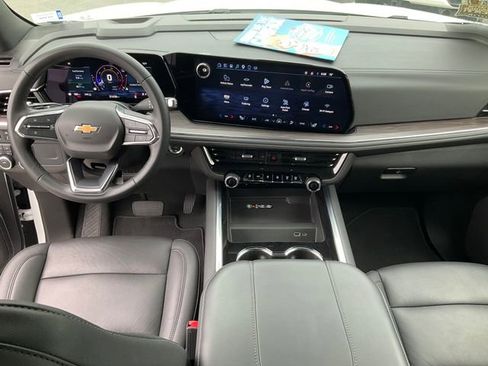 Used 2025 Chevrolet Tahoe LT AWD/4WD image 4
