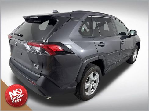 Used 2019 Toyota RAV4 XLE w/ Convenience Package image 3