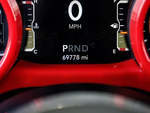 Used 2022 Jeep Wrangler Unlimited Sahara w/ Cold Weather Group AWD/4WD image 3