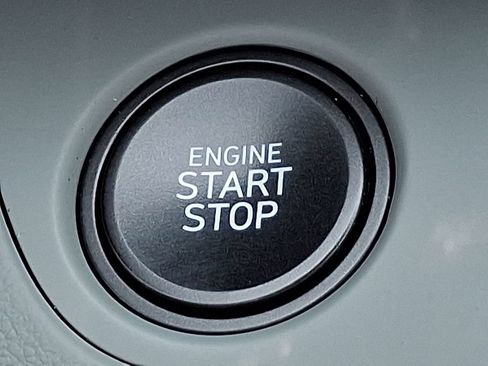 Used 2025 Hyundai Elantra Limited FWD image 19