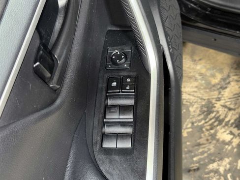 Used 2021 Toyota RAV4 LE w/ Carpet Mat Package (TMS) AWD/4WD image 22