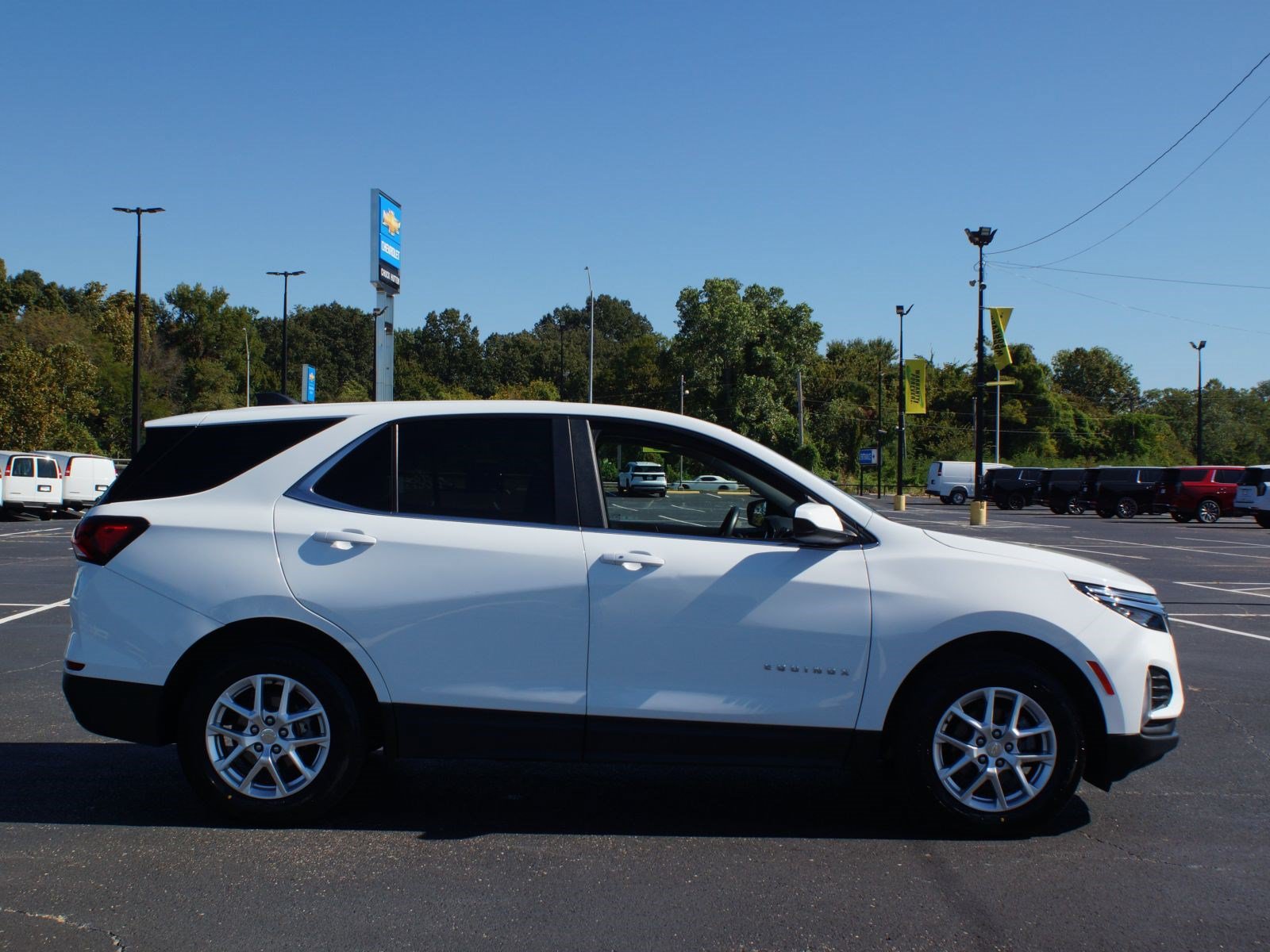 Used 2024 Chevrolet Equinox LT AWD/4WD image 20