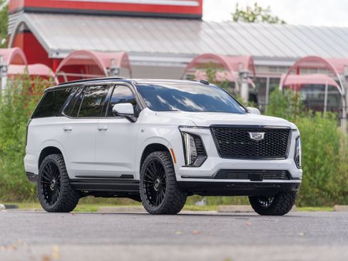Used 2026 Cadillac Escalade Platinum Sport w/ LPO, ONYX Package AWD/4WD image 50
