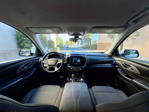 Used 2018 Chevrolet Traverse LT w/ LPO, Black Accent Package FWD image 26