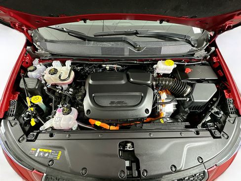 Used 2025 Chrysler Pacifica Pinnacle image 35