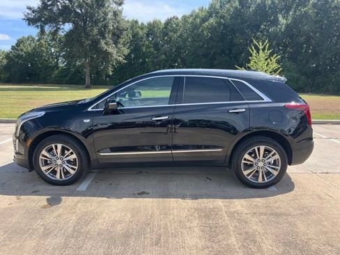 Used 2025 Cadillac XT5 Premium Luxury FWD image 3