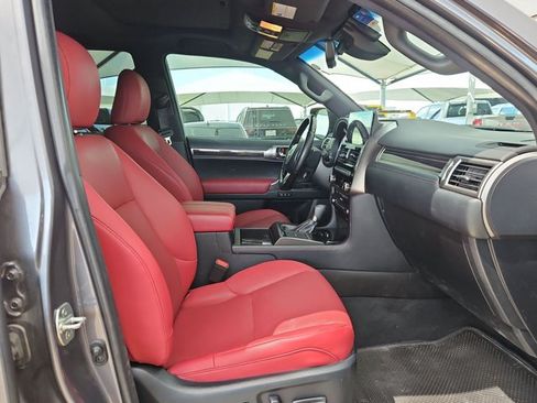 Used 2022 Lexus GX 460 Premium w/ Premium Package AWD/4WD image 17