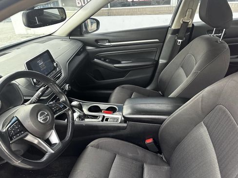 Used 2020 Nissan Altima 2.5 SV image 17