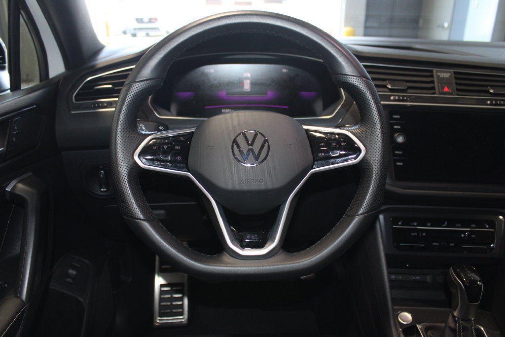 Used 2024 Volkswagen Tiguan SE R-Line AWD/4WD image 13