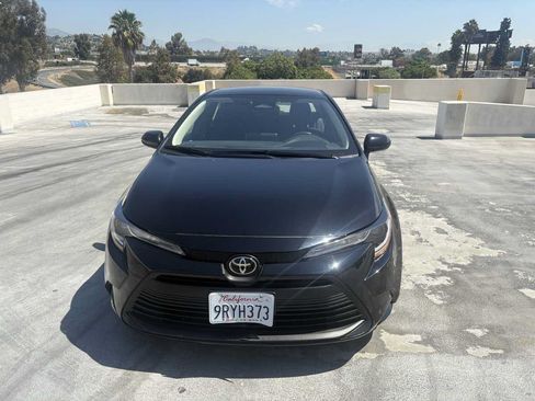 Used 2025 Toyota Corolla LE FWD image 3