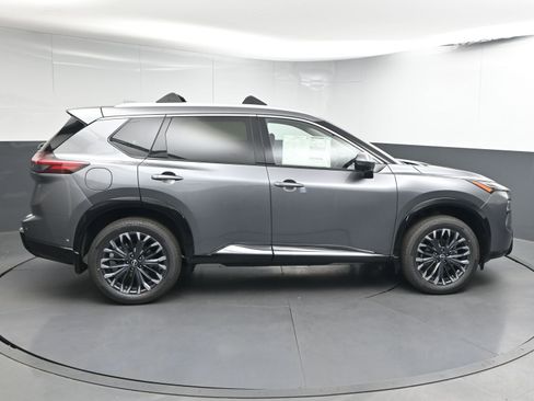 New 2026 Nissan Rogue Platinum w/ Platinum Premium Package image 9