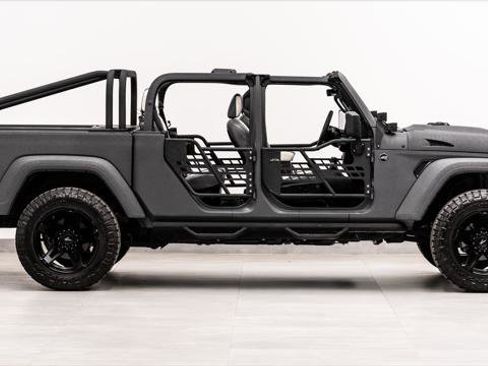 Used 2025 Jeep Gladiator Sport AWD/4WD image 14