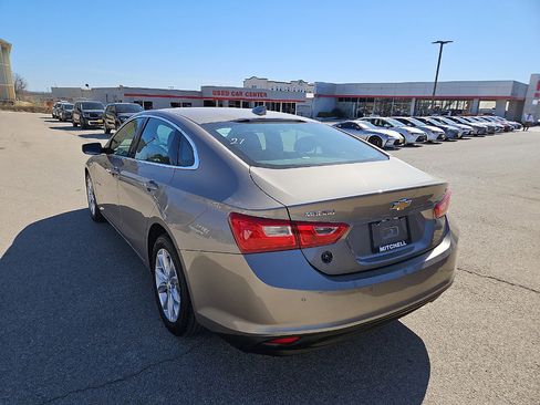 Used 2024 Chevrolet Malibu LT image 3