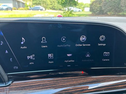 Used 2023 Cadillac Escalade Premium Luxury AWD/4WD image 33