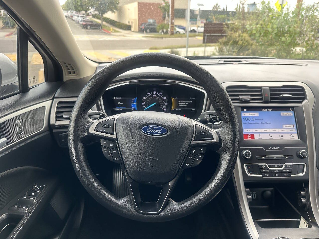 Used 2019 Ford Fusion SE FWD image 14