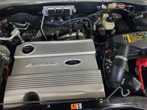 Used 2005 Ford Escape 4WD Hybrid image 4