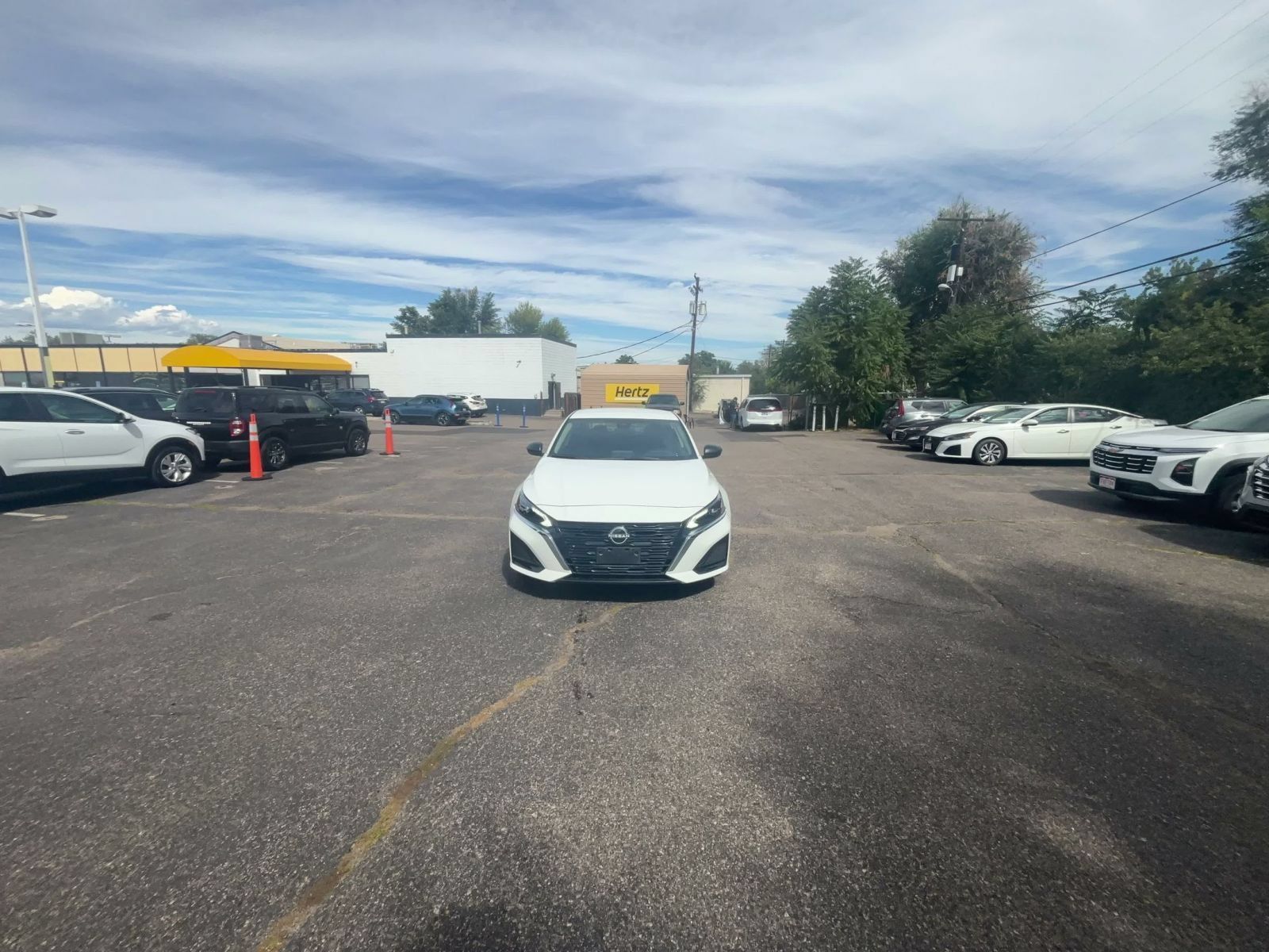 Used 2025 Nissan Altima 2.5 SV FWD image 4