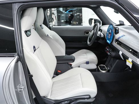 New 2026 MINI Cooper 2-Door Hardtop image 18