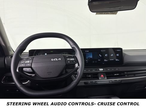 Used 2025 Kia K4 EX image 8