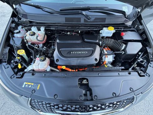 Used 2021 Chrysler Pacifica Touring-L FWD image 22