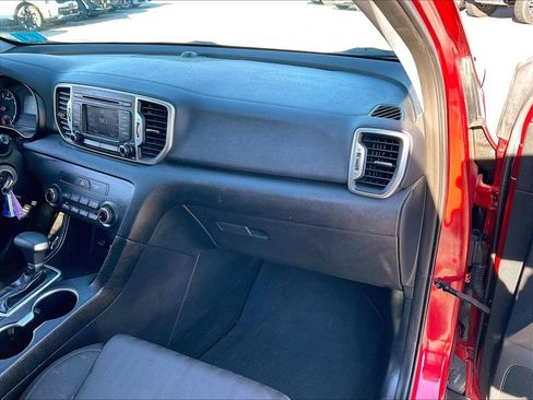 Used 2019 Kia Sportage LX image 12