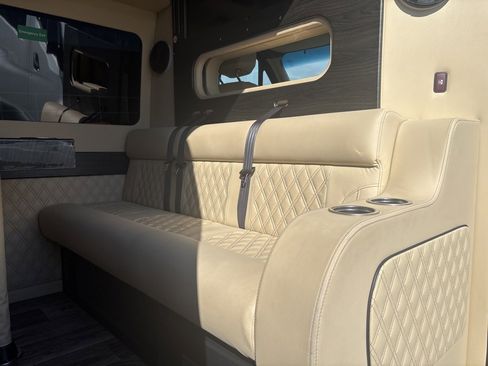 Used 2024 Mercedes-Benz Sprinter 3500 image 37