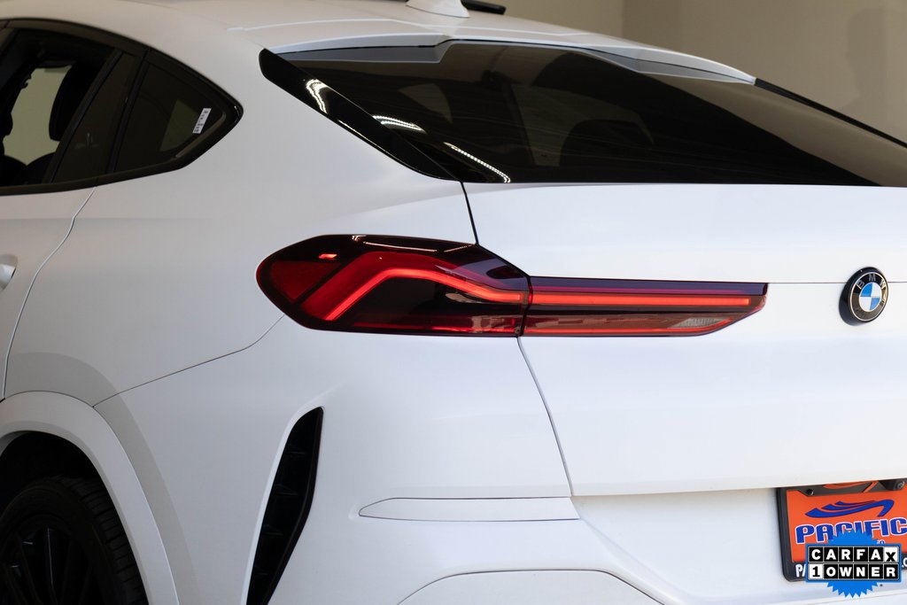 Used 2022 BMW X6 M50i w/ Premium Package AWD/4WD image 13