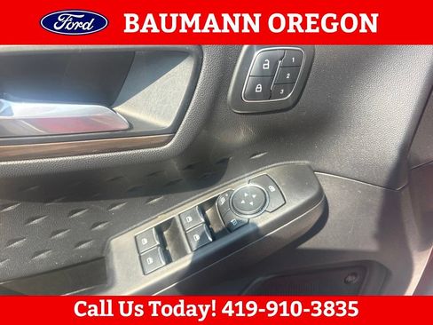 Used 2020 Ford Escape Titanium w/ Titanium Premium Package 2.0 AWD/4WD image 19
