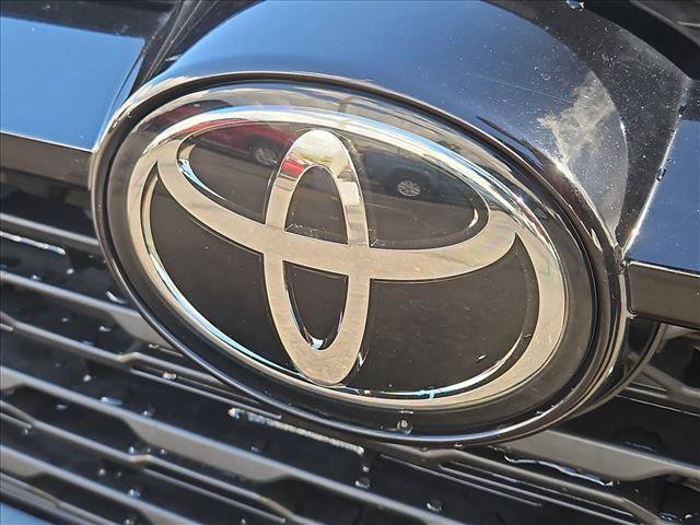 Used 2025 Toyota RAV4 LE AWD/4WD image 30