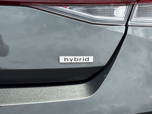 Used 2025 Hyundai Elantra Limited FWD image 13