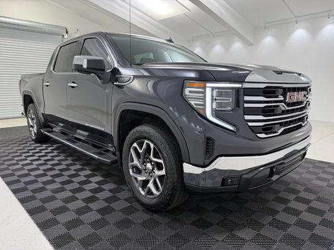Used 2023 GMC Sierra 1500 SLT w/ SLT Premium Package AWD/4WD image 1