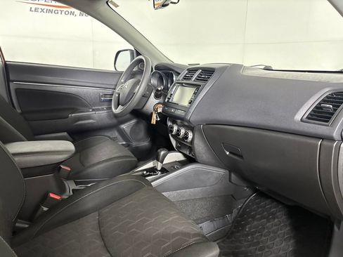 Used 2025 Mitsubishi Outlander Sport ES AWD/4WD image 30