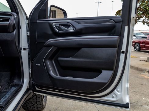 Used 2022 Chevrolet Tahoe RST w/ Sport Performance Package image 40