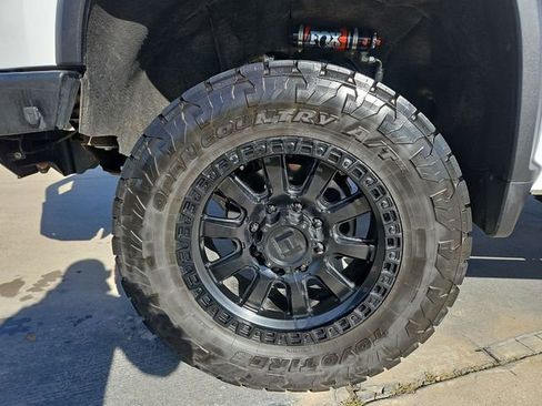 Used 2025 Chevrolet Silverado 3500 LTZ w/ LTZ Premium Package image 31