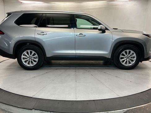 Certified 2025 Toyota Grand Highlander AWD image 7