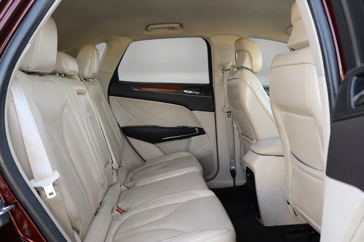 Used 2019 Lincoln MKC Select w/ Select Plus Package FWD image 14