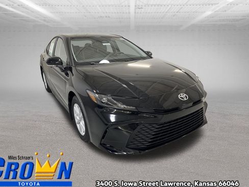 New 2026 Toyota Camry LE FWD image 4