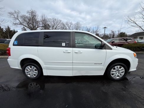 Used 2015 Dodge Grand Caravan SE w/ Quick Order Package 29E SE image 8