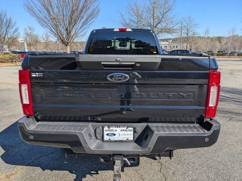 Used 2022 Ford F250 Lariat w/ Black Appearance Package image 6