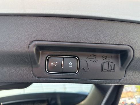 Used 2021 Ford Explorer XLT RWD image 17