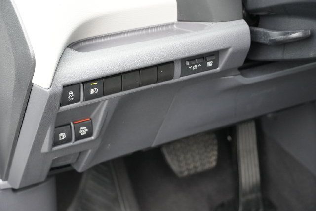 Used 2024 Toyota Sienna XLE FWD image 28