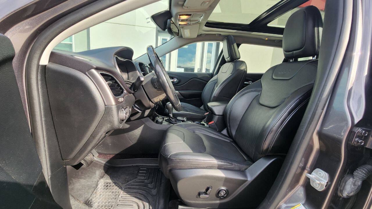 Used 2019 Jeep Cherokee Limited AWD/4WD image 10