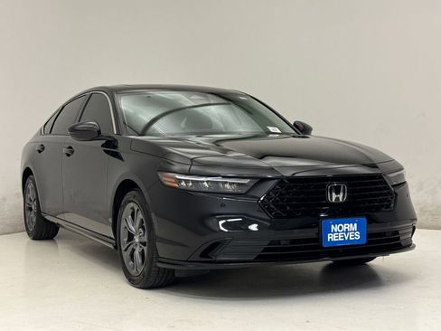 Certified 2025 Honda Accord EX-L image 4