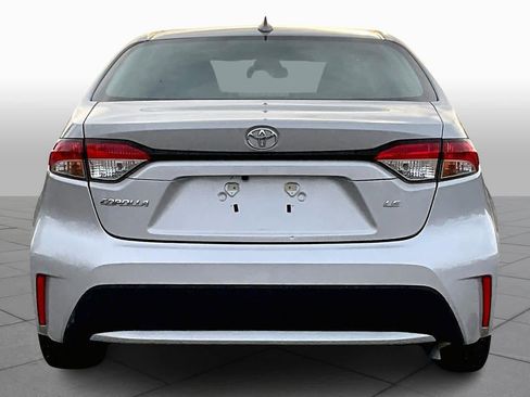 Used 2022 Toyota Corolla LE image 5