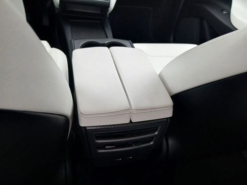 Used 2018 Tesla Model X 100D image 29