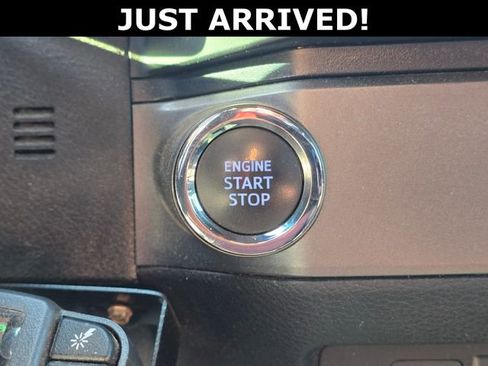 Used 2019 Toyota Tacoma TRD Sport image 13