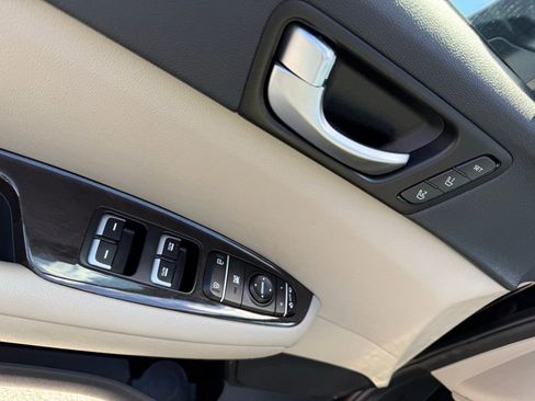 Used 2018 Kia Optima EX w/ Premium Package image 11