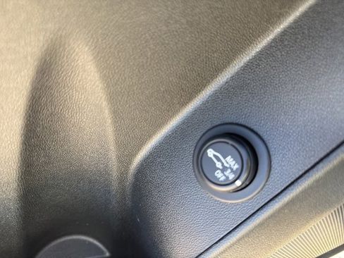 Used 2022 Chevrolet Equinox RS w/ RS Leather Package image 63