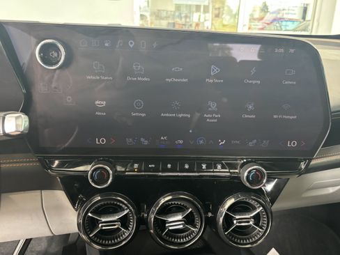 Used 2025 Chevrolet Blazer EV RS AWD/4WD image 14