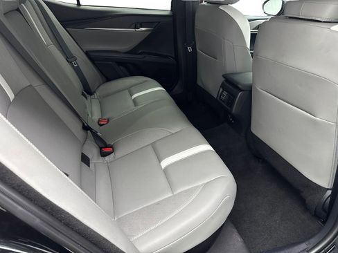 Used 2025 Toyota Camry SE w/ Multimedia Upgrade Package image 40